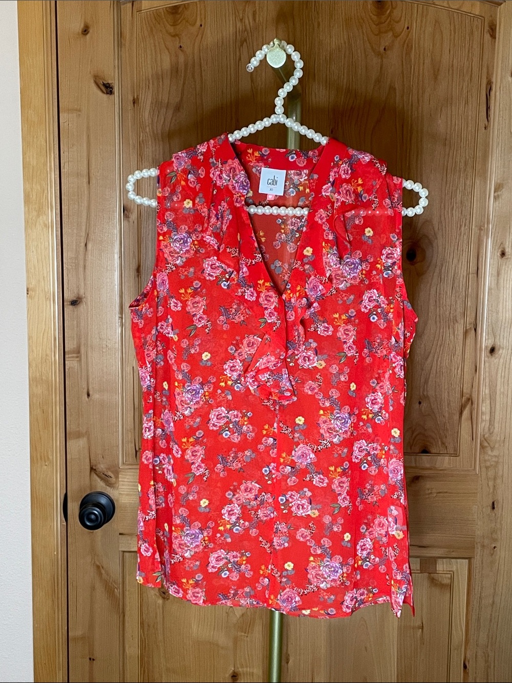 CAbi Red Floral Sleeveless Ruffle V-Neck Blouse Size XS
